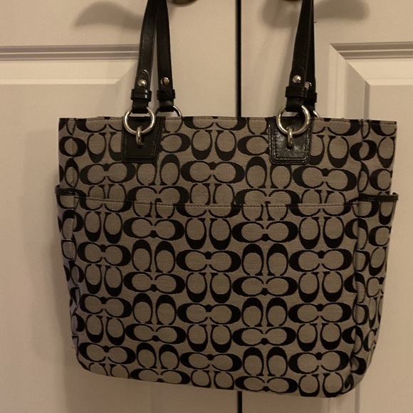 Coach Black and Cream Signature Tote - Picture 4 of 8